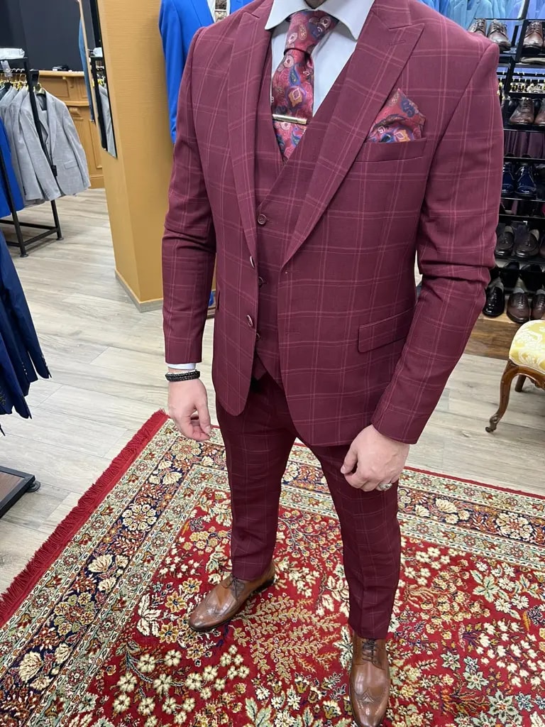 Costume trois pièces bordeaux à carreaux pour homme